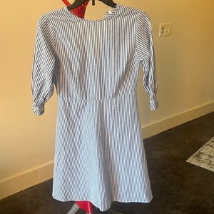 Brand New Mint Julep Boutique Blue and White Seersucker dress Size Small